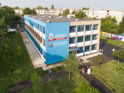 Clădirea (2020)